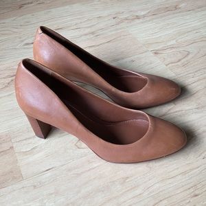 Ralph Lauren heels. Size 6.5B.